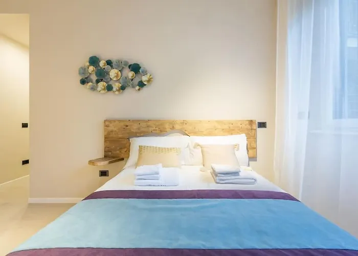 Sp15 -Isola- Super Large Apartment